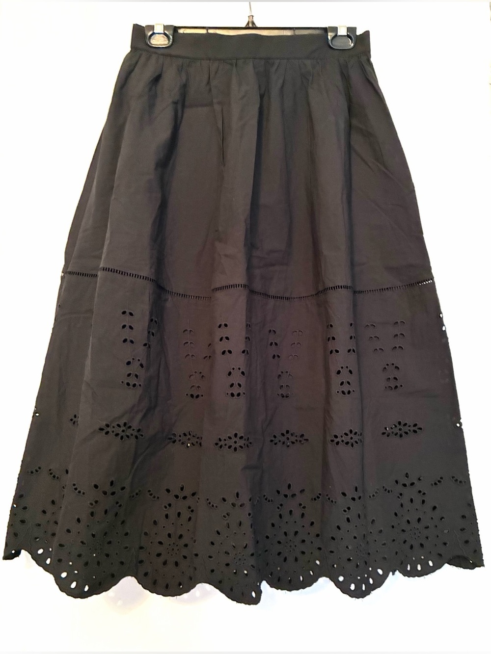 J.Crew Factory. Scallop-hem eyelet midi skirt Black.Femenine. S.New without tags